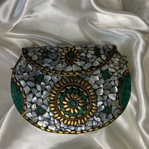 Green Esmerald luxury clutch with chain